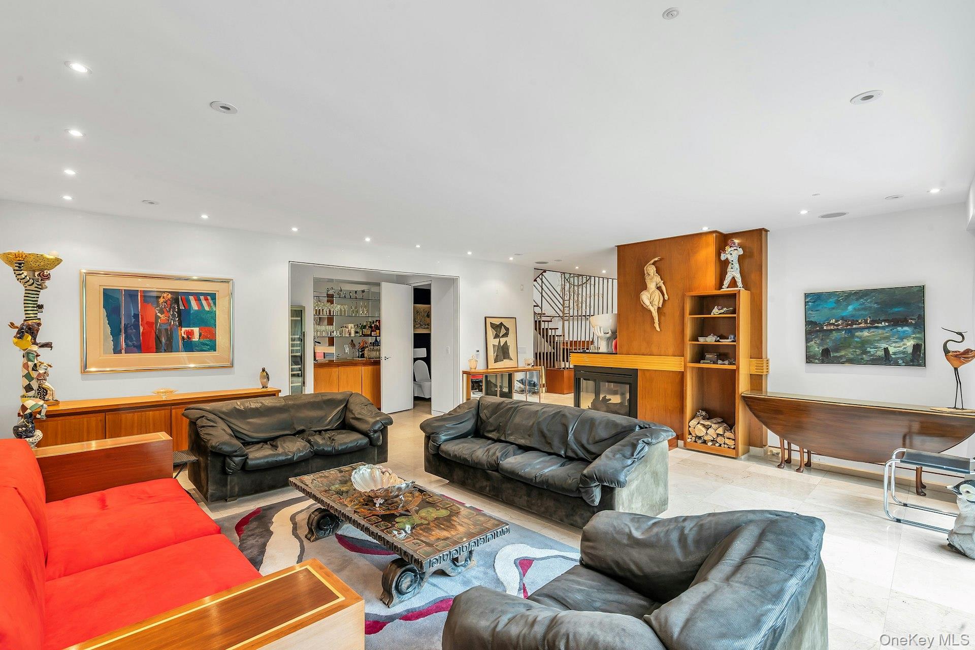 112 Scudders Lane, Glenwood Landing, NY 11547