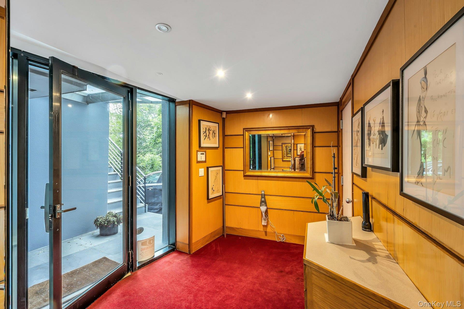 112 Scudders Lane, Glenwood Landing, NY 11547