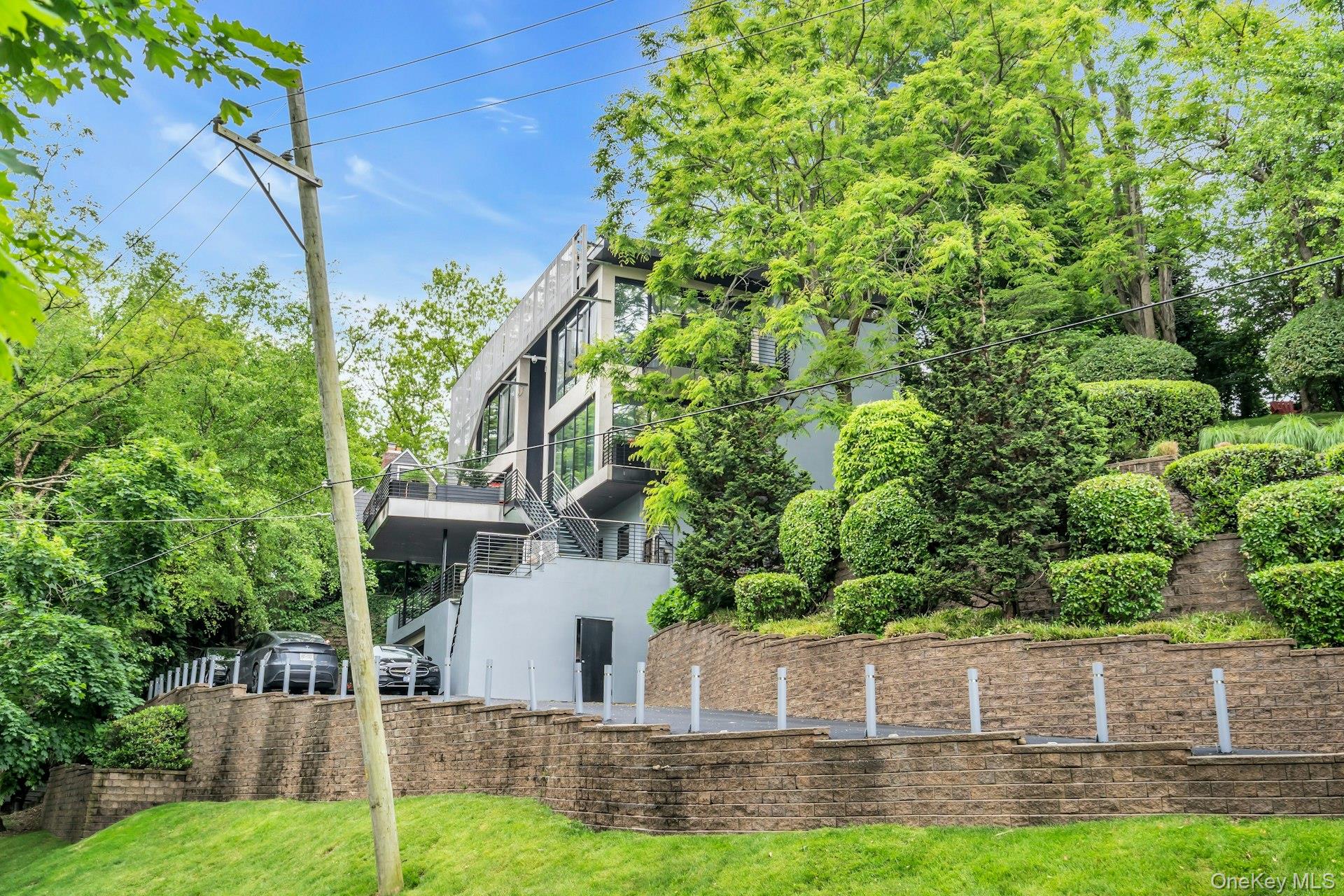 112 Scudders Lane, Glenwood Landing, NY 11547