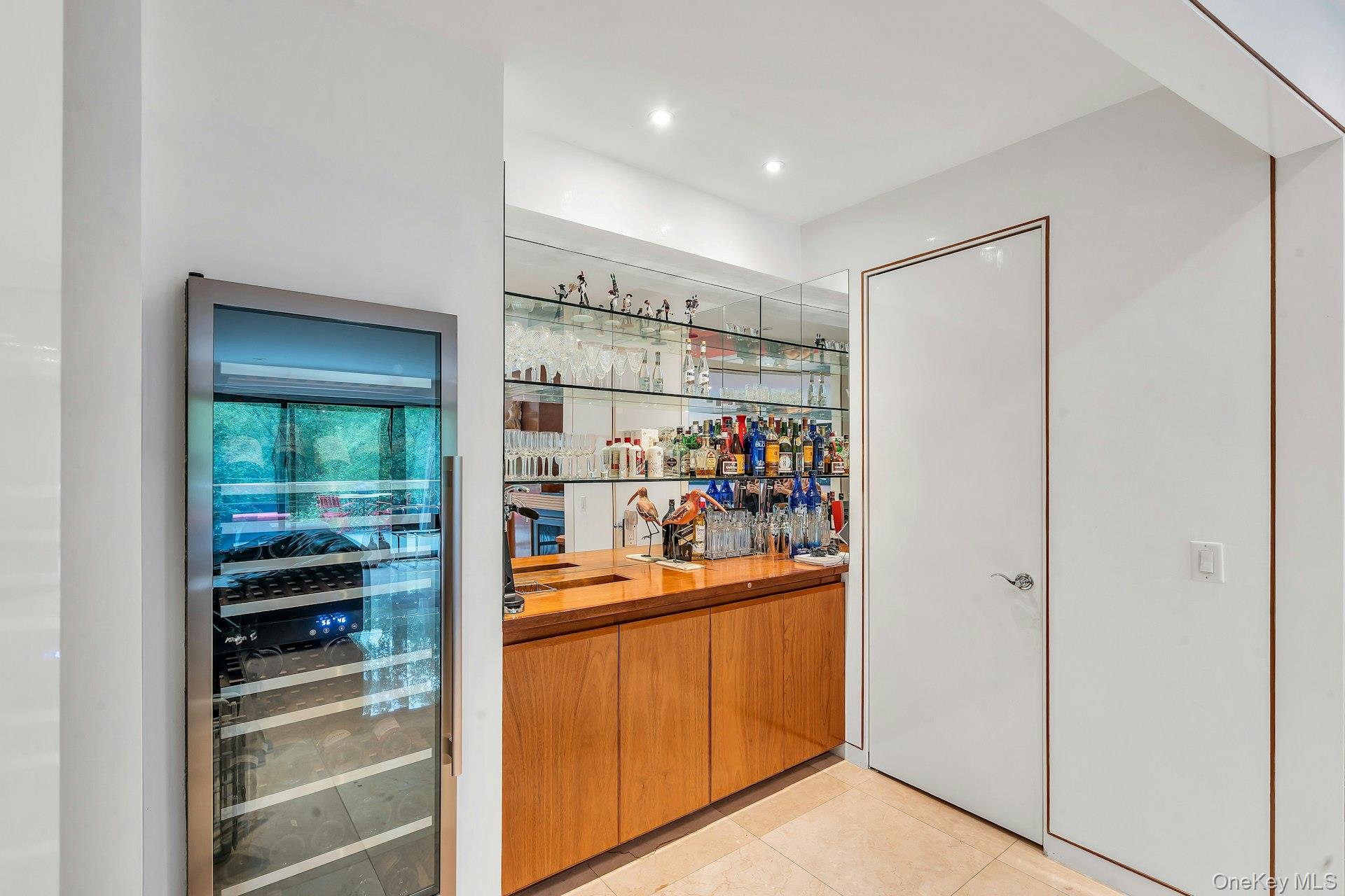 112 Scudders Lane, Glenwood Landing, NY 11547