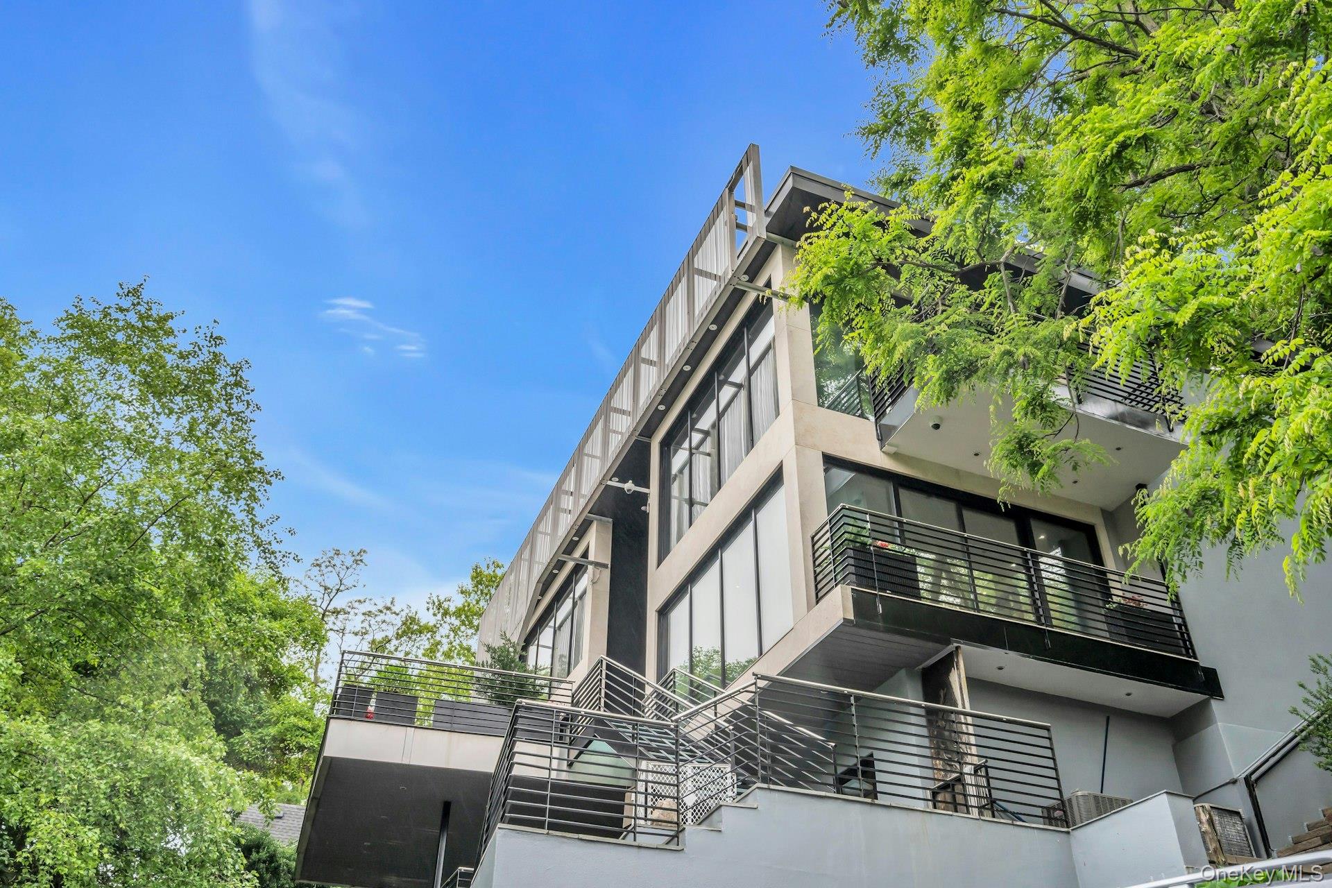 112 Scudders Lane, Glenwood Landing, NY 11547