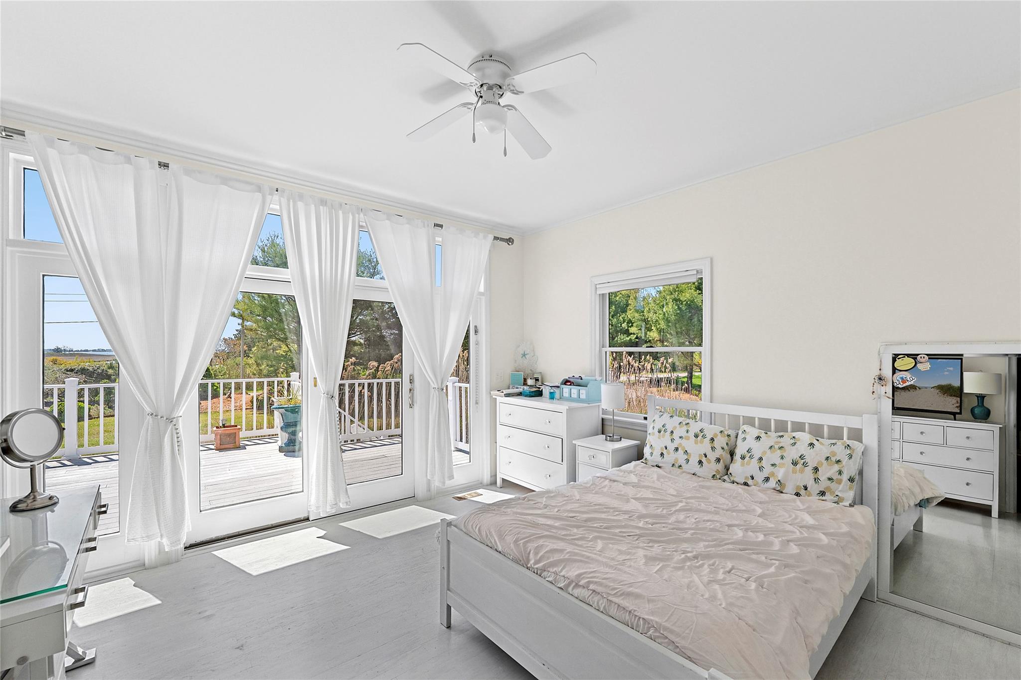 14 South Country Road, Westhampton, NY 11977