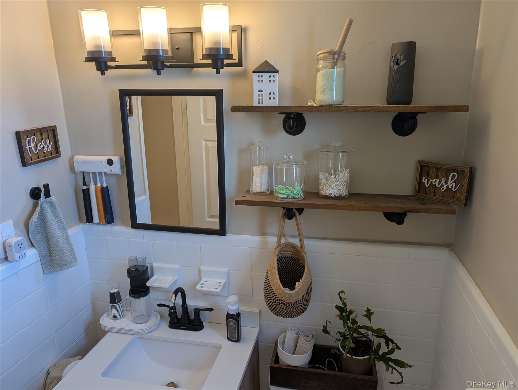 261-34 Langston Avenue # E-2, Glen Oaks, NY 11004