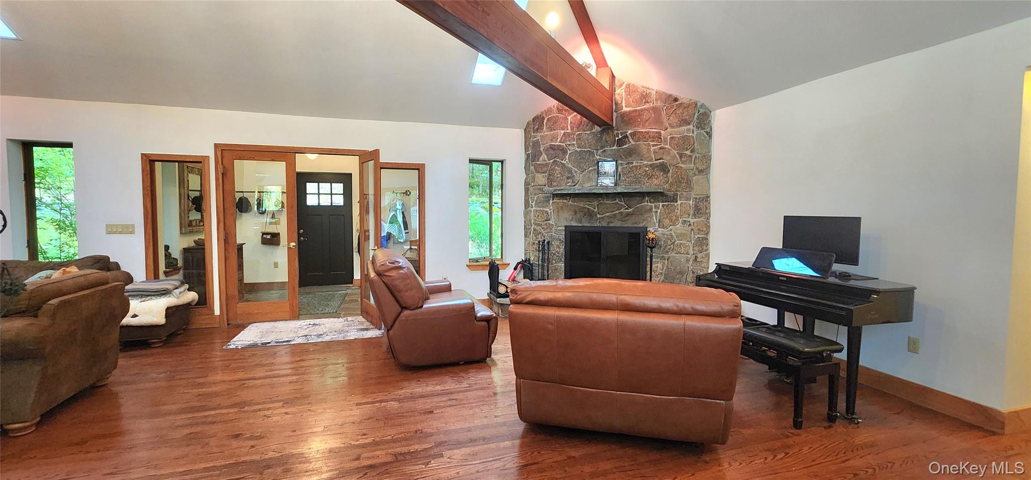 66 Hillside Road, Barryville, NY 12719