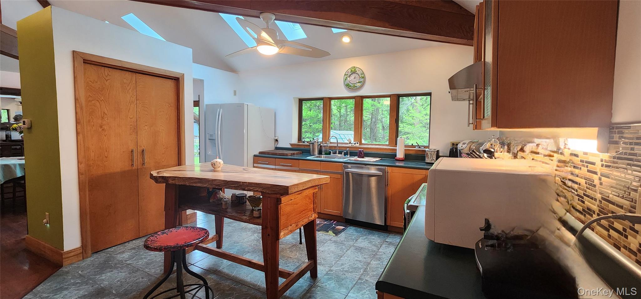 66 Hillside Road, Barryville, NY 12719