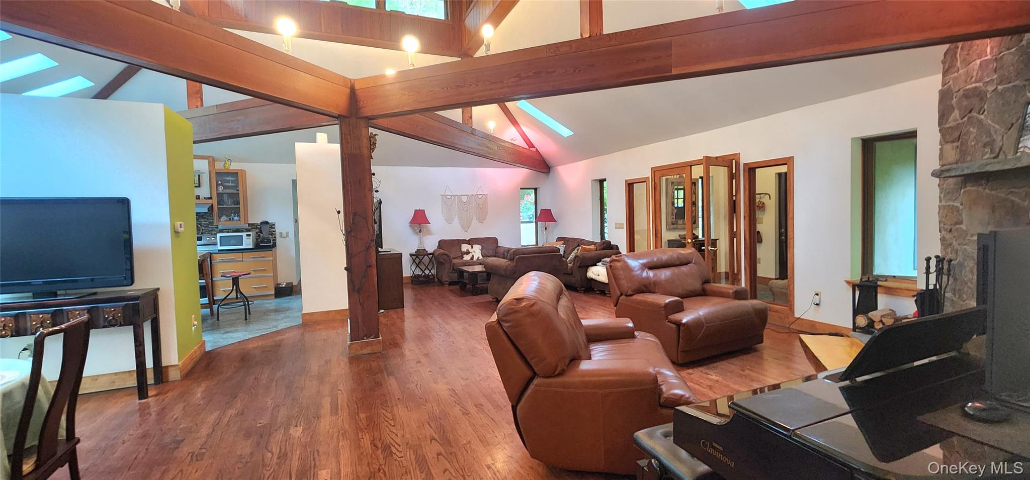 66 Hillside Road, Barryville, NY 12719