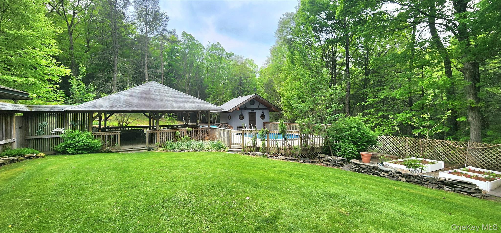 66 Hillside Road, Barryville, NY 12719