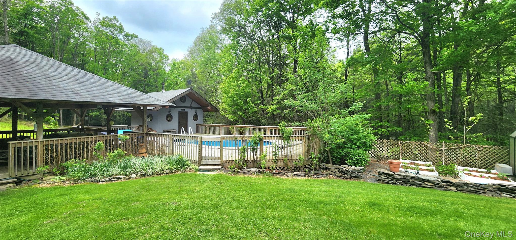 66 Hillside Road, Barryville, NY 12719