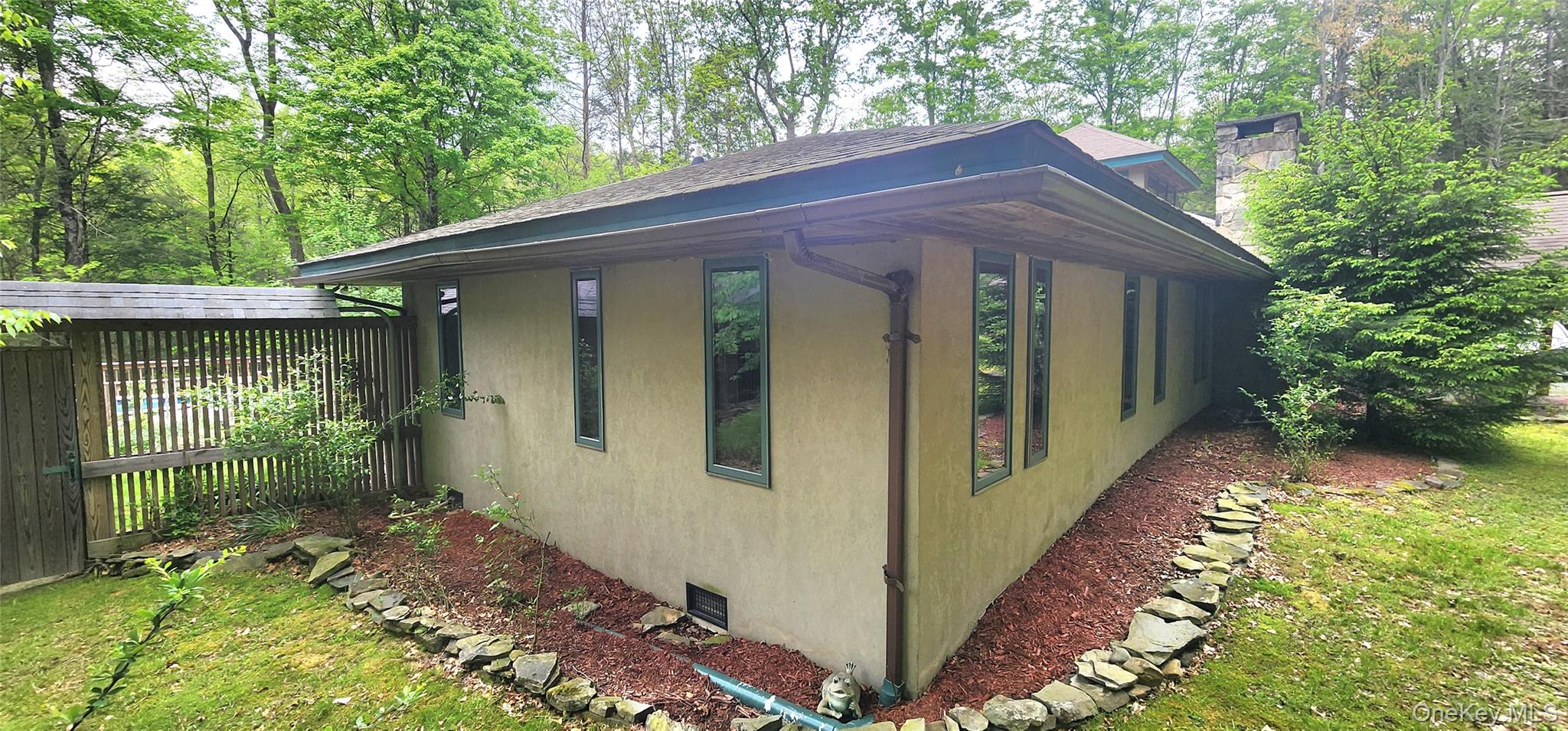 66 Hillside Road, Barryville, NY 12719