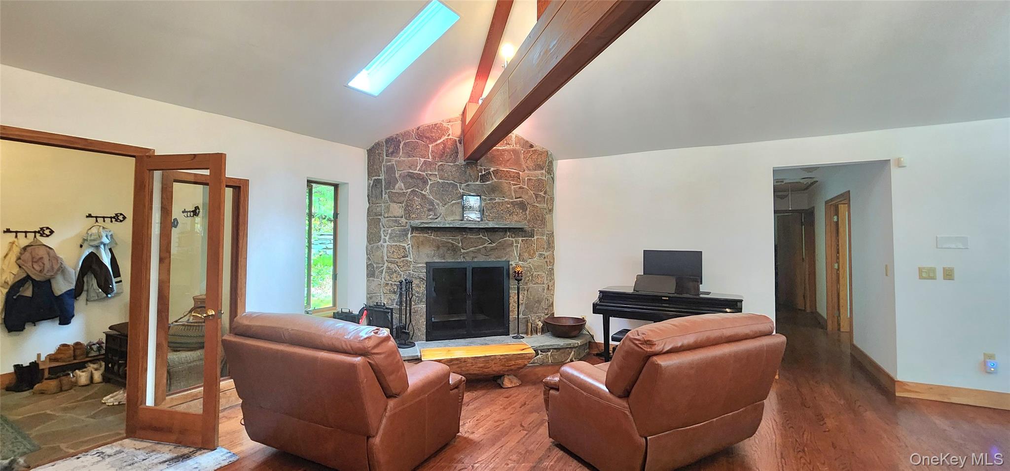 66 Hillside Road, Barryville, NY 12719