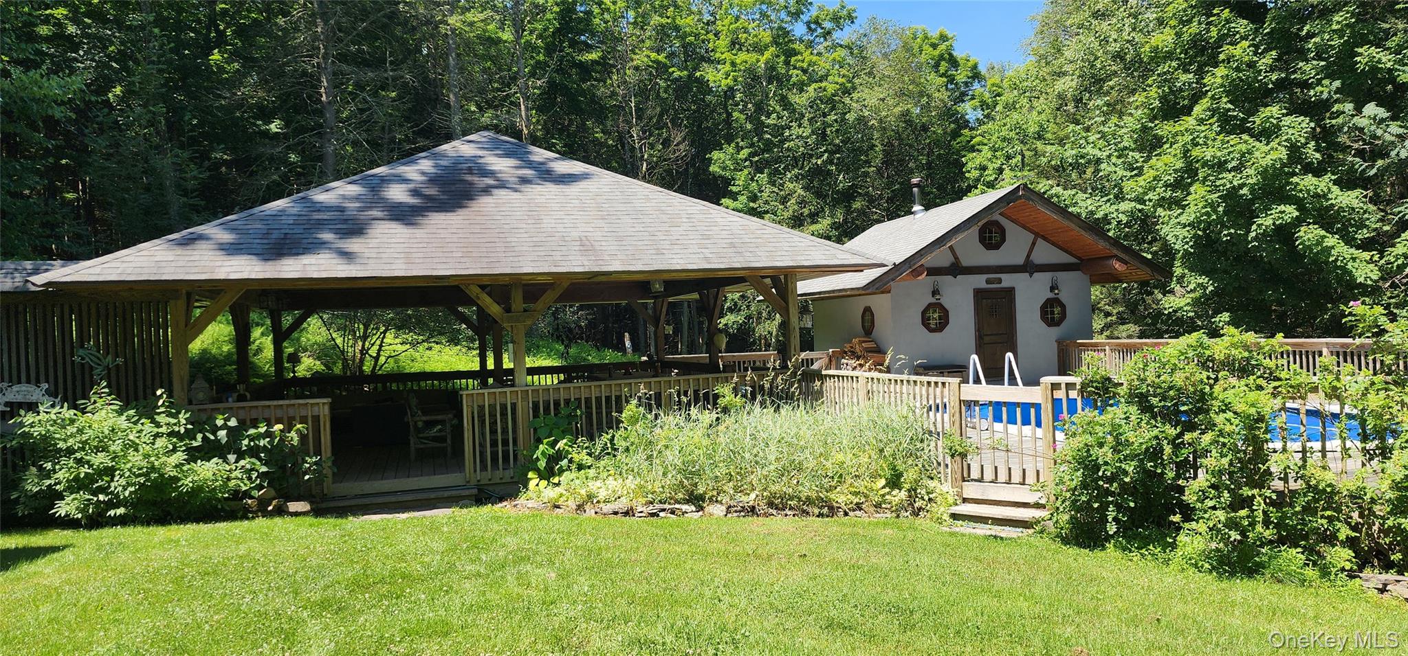 66 Hillside Road, Barryville, NY 12719