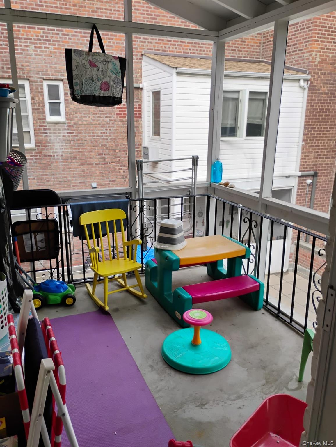 284 Central Avenue # D-6, Lawrence, NY 11559