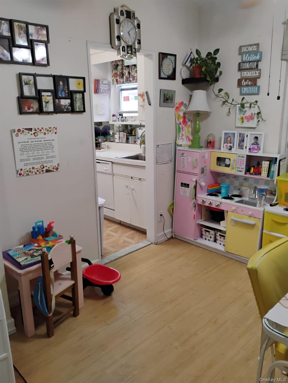 284 Central Avenue # D-6, Lawrence, NY 11559