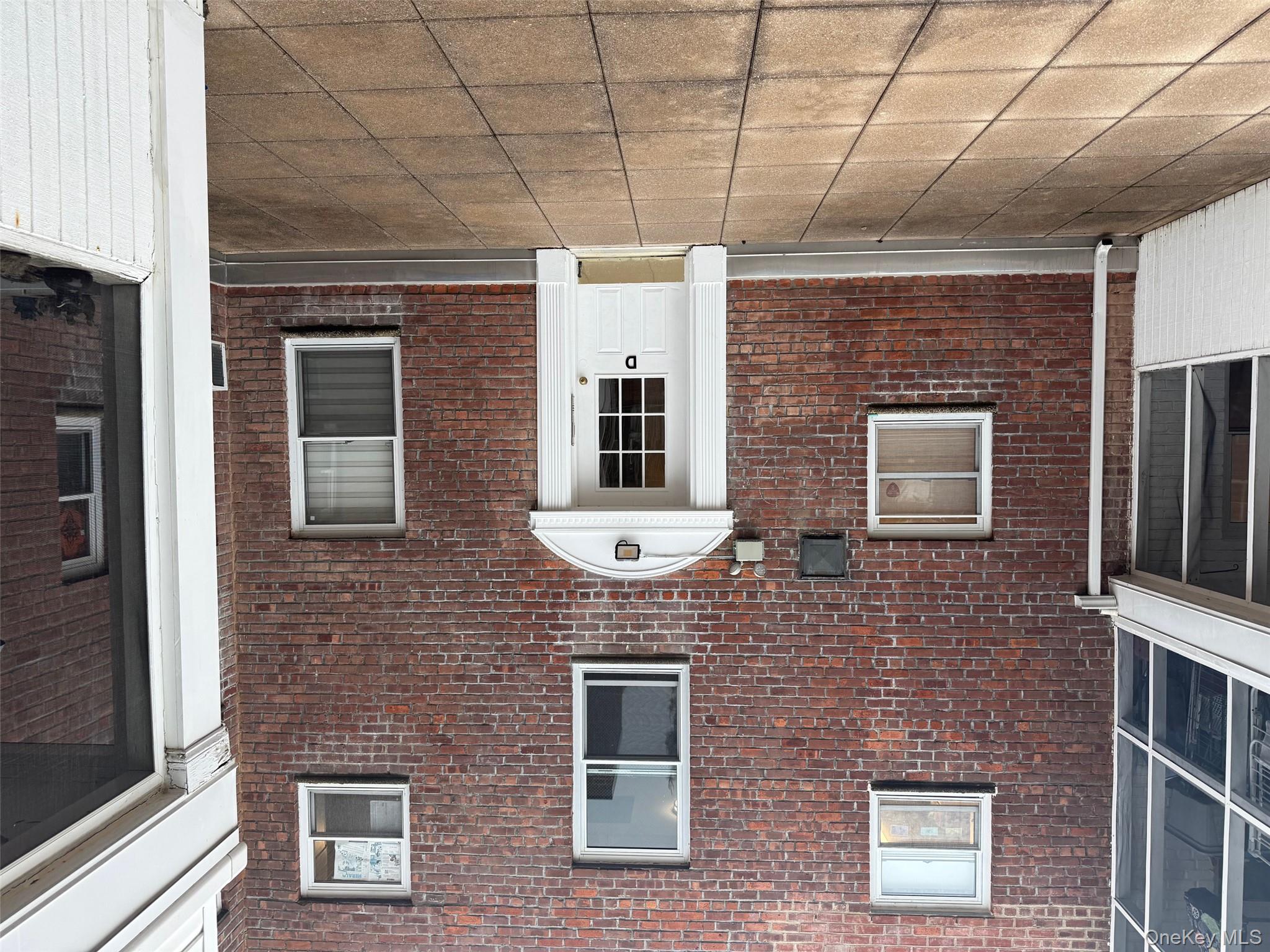 284 Central Avenue # D-6, Lawrence, NY 11559