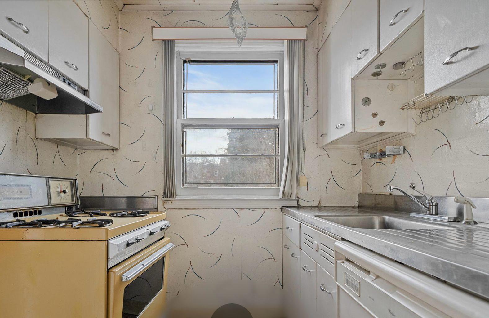 138-12 76th Avenue, Kew Garden Hills, NY 11367