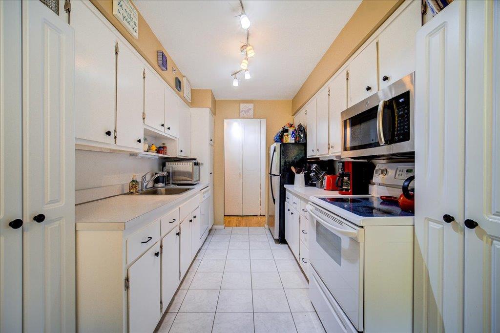 10 Oakwood Terrace # 118, New Windsor, NY 12553