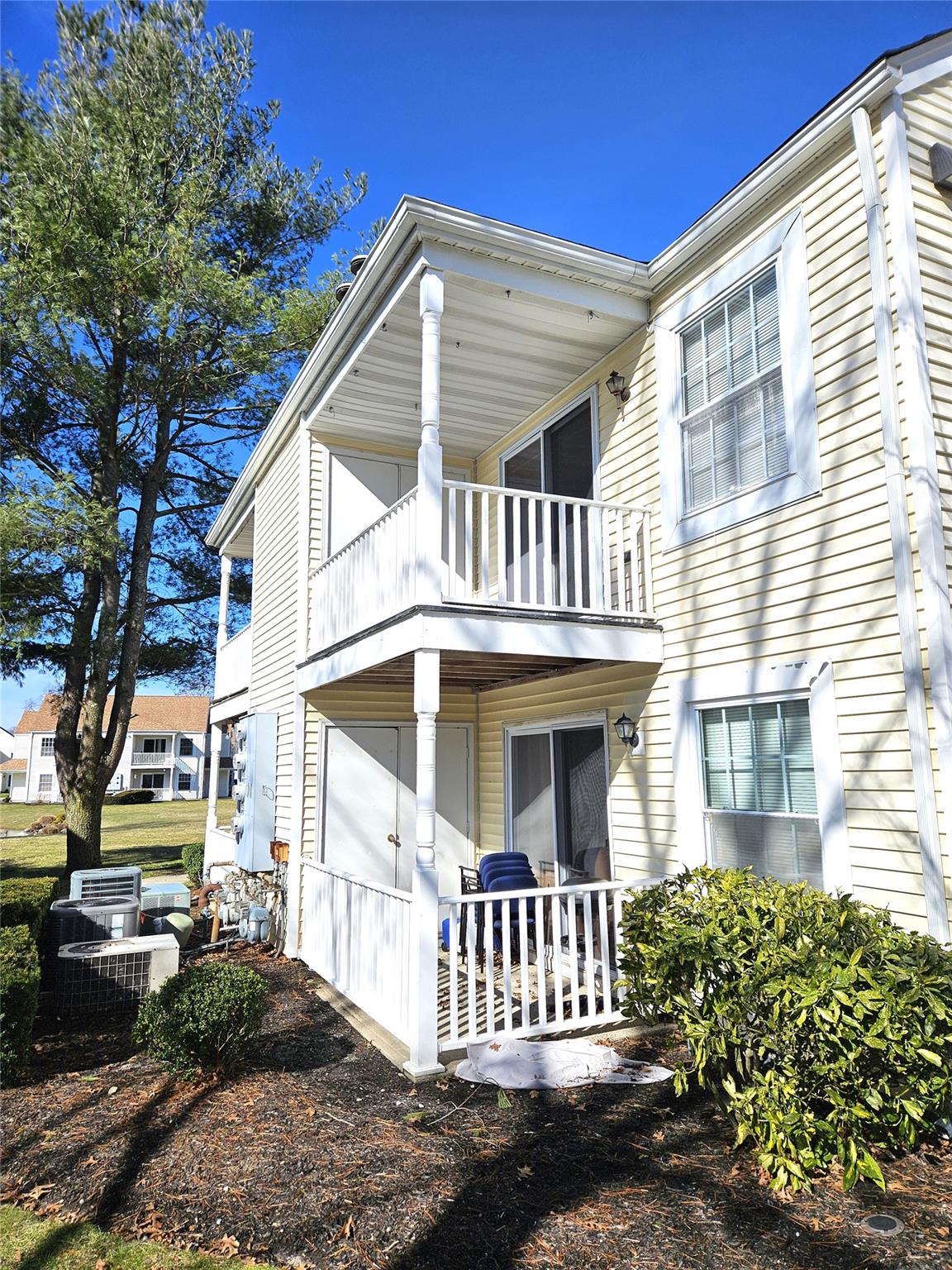 210 Fairview Circle, Middle Island, NY 11953