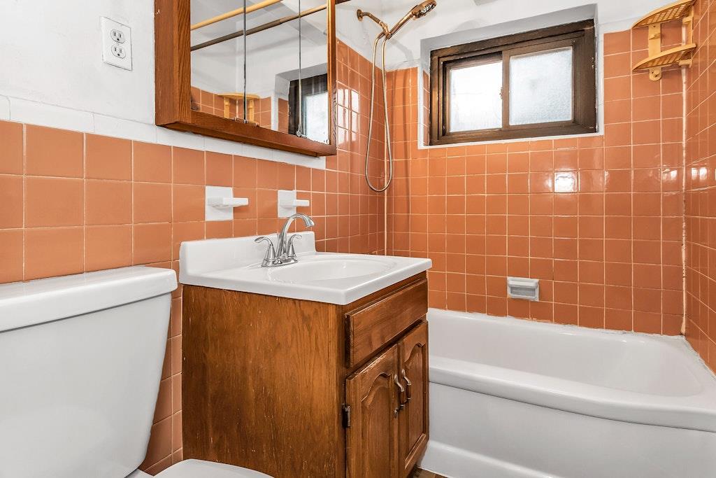 87-40 Francis Lewis Boulevard # B38, Queens Village, NY 11427