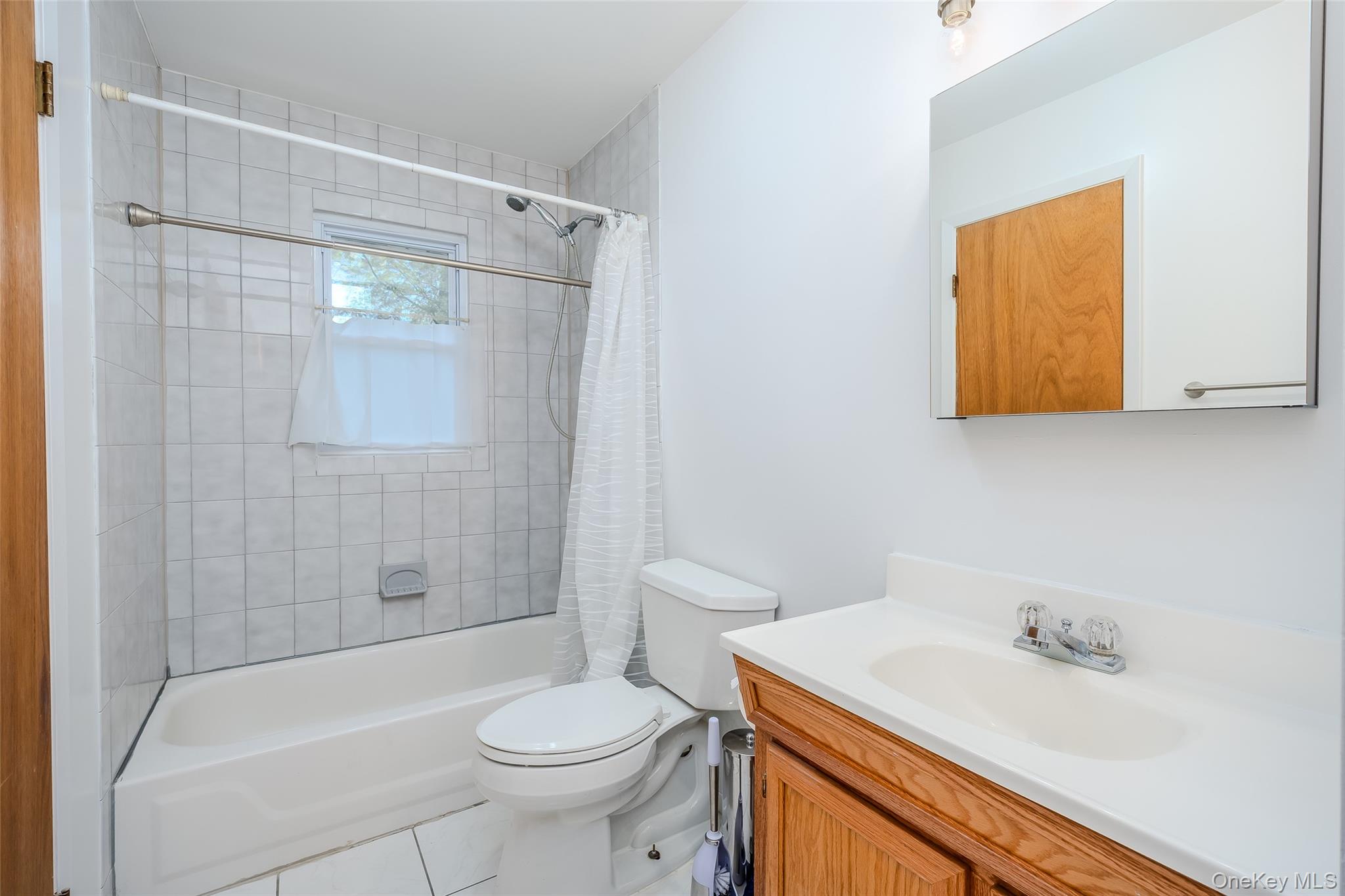 218 Cliff Road W, Wading River, NY 11792