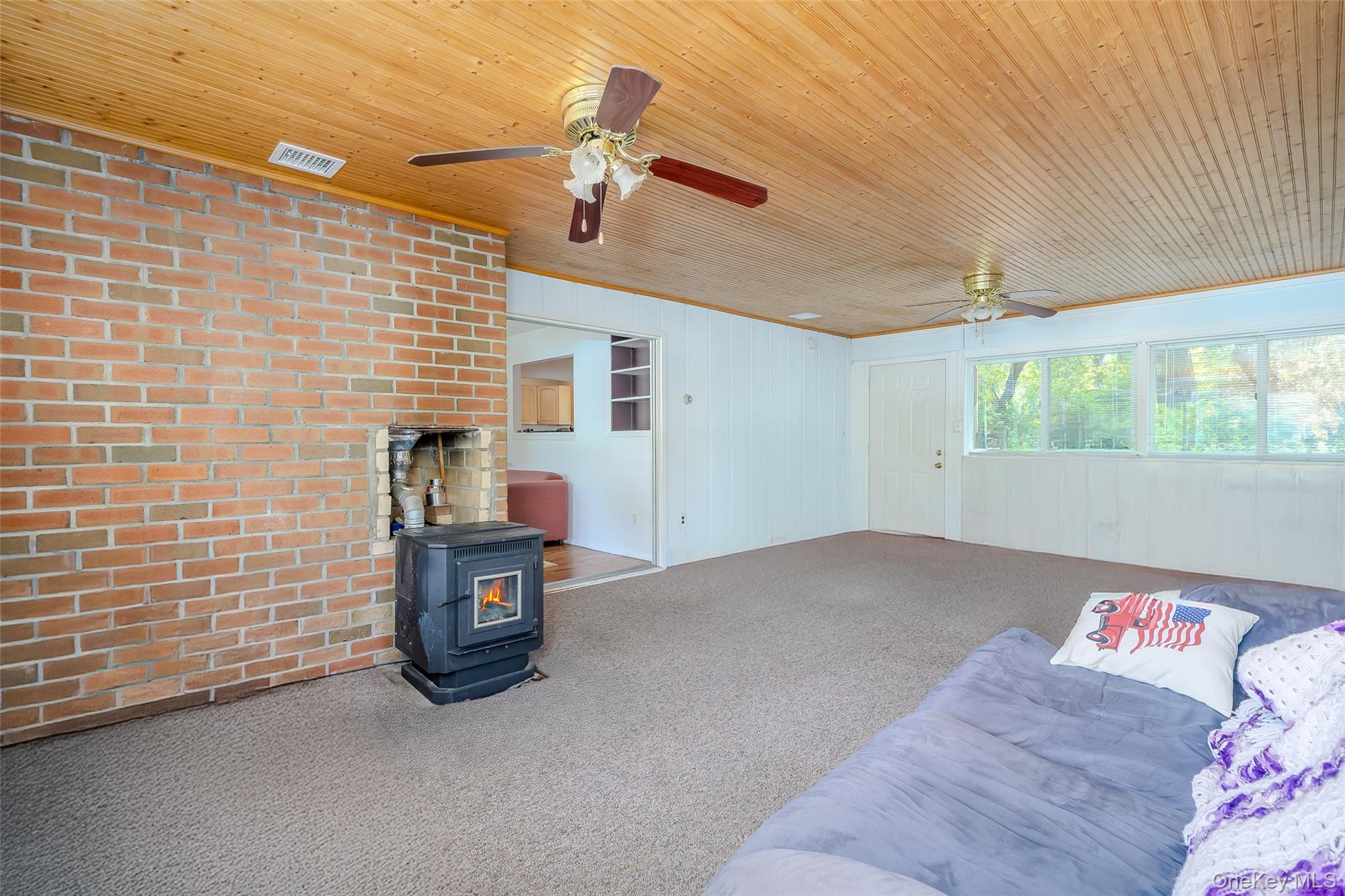 218 Cliff Road W, Wading River, NY 11792