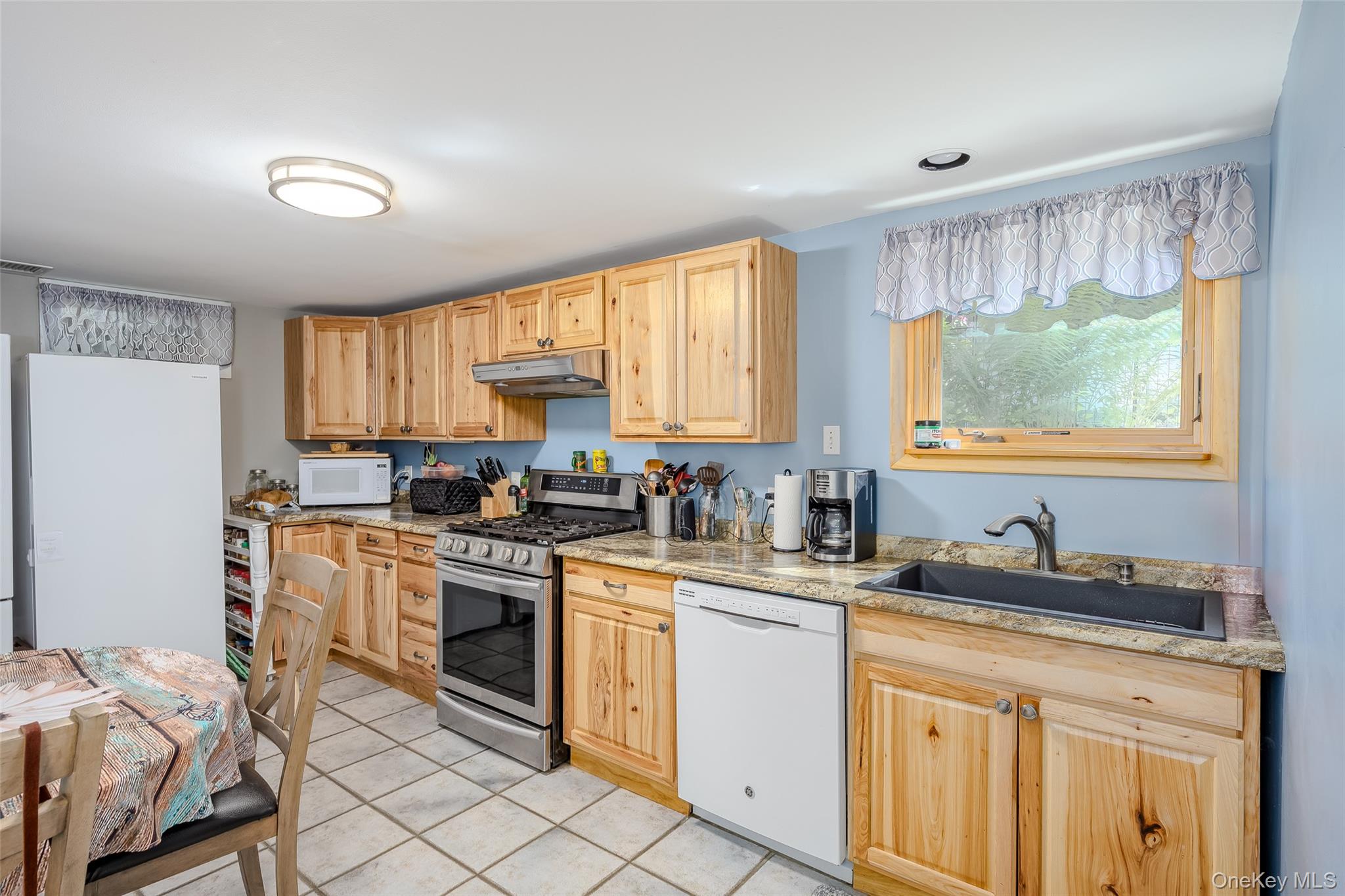 218 Cliff Road W, Wading River, NY 11792