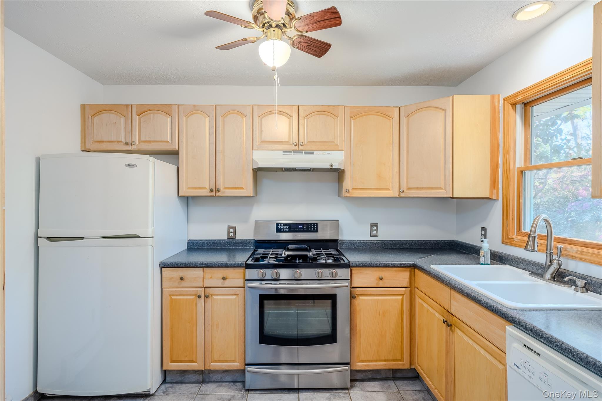 218 Cliff Road W, Wading River, NY 11792