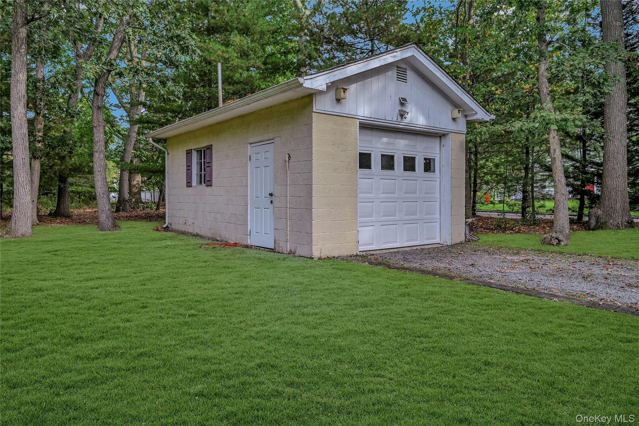 185 Cambon Avenue, Saint James, NY 11780