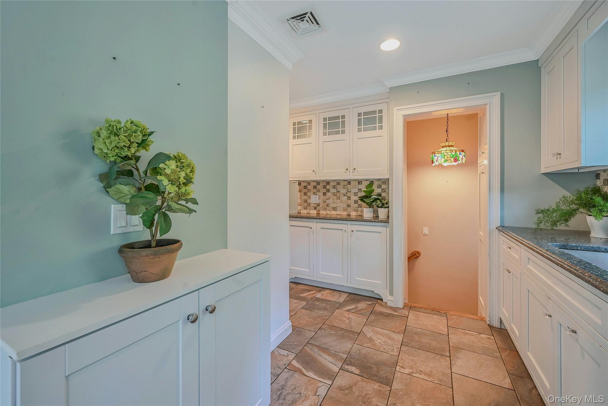 185 Cambon Avenue, Saint James, NY 11780