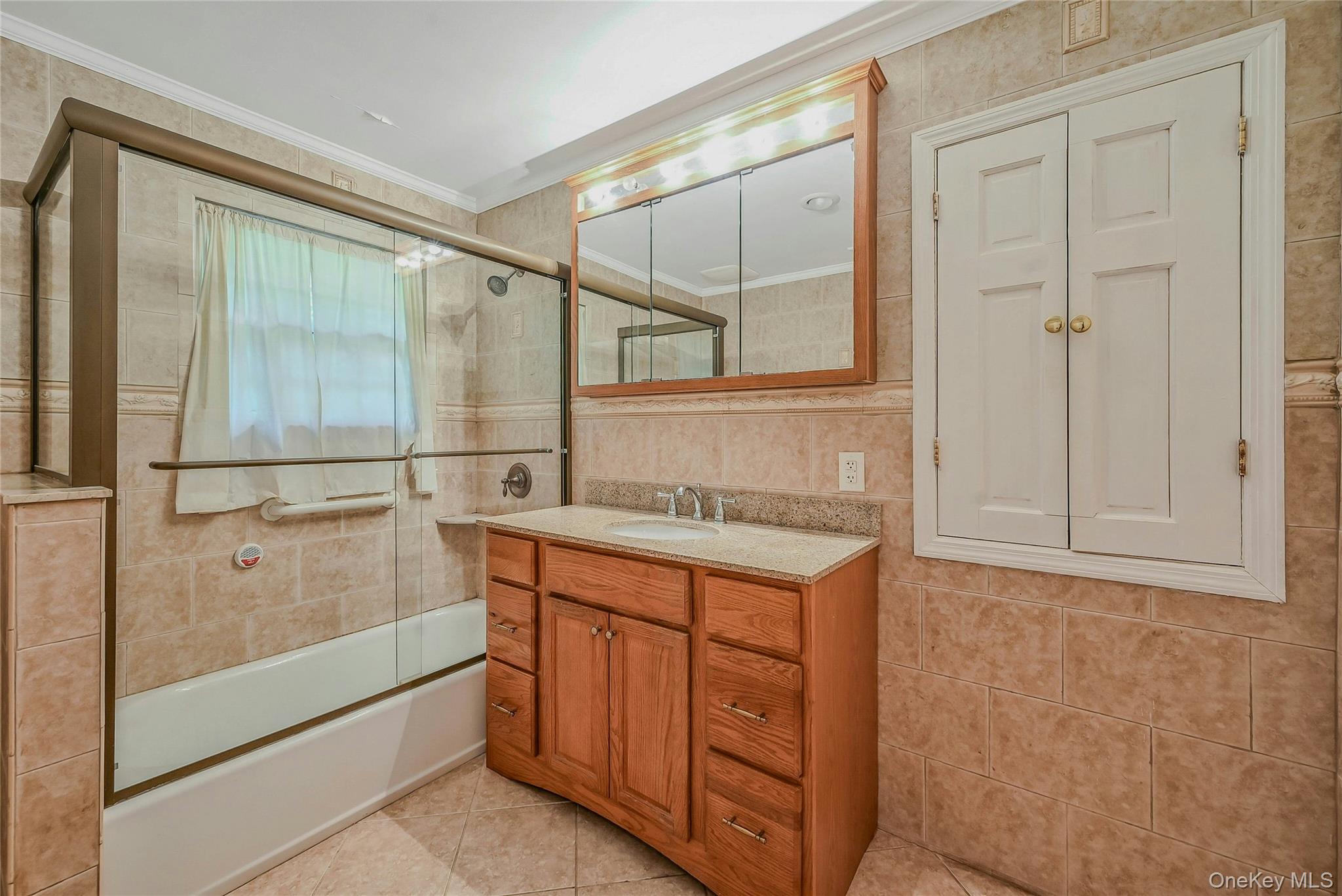 185 Cambon Avenue, Saint James, NY 11780