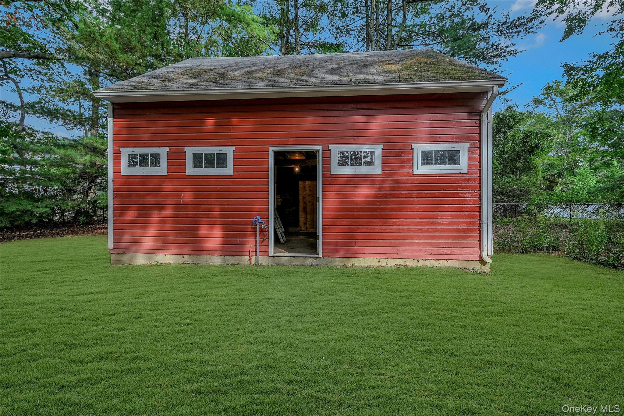 185 Cambon Avenue, Saint James, NY 11780