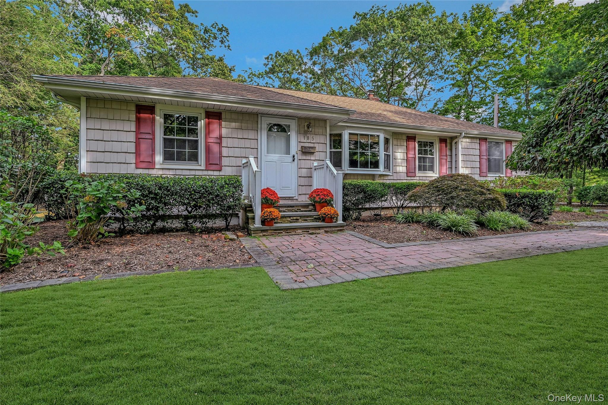 185 Cambon Avenue, Saint James, NY 11780