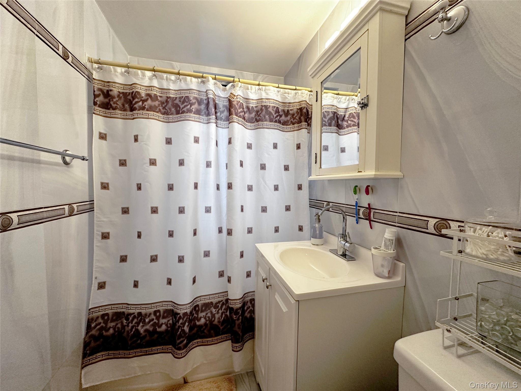 270 N Broadway # 2HI, Yonkers, NY 10701