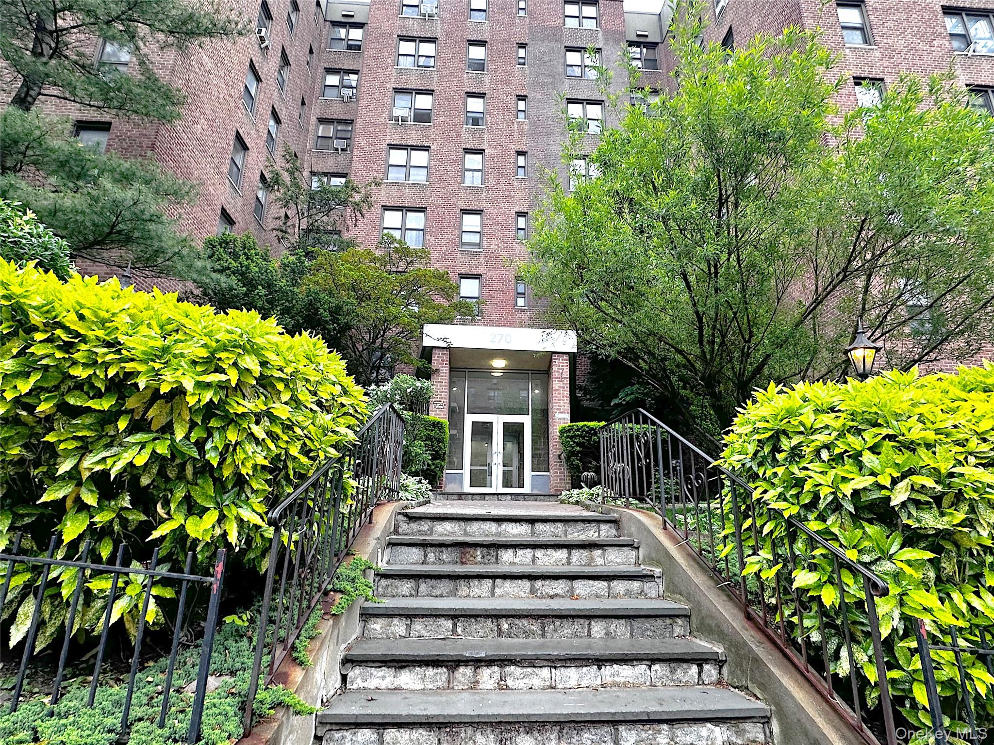 270 N Broadway # 2HI, Yonkers, NY 10701