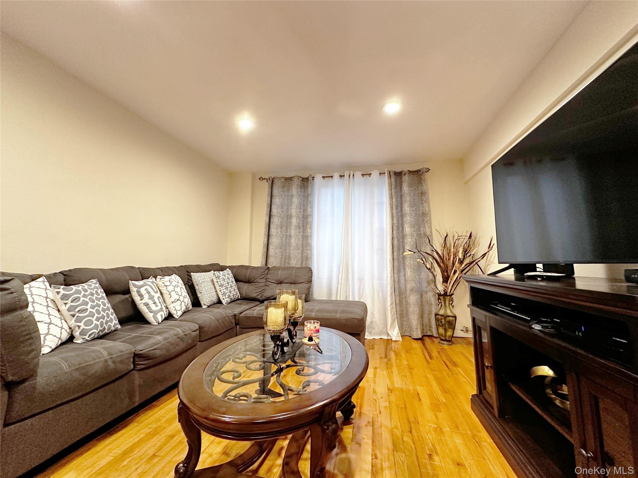 270 N Broadway # 2HI, Yonkers, NY 10701