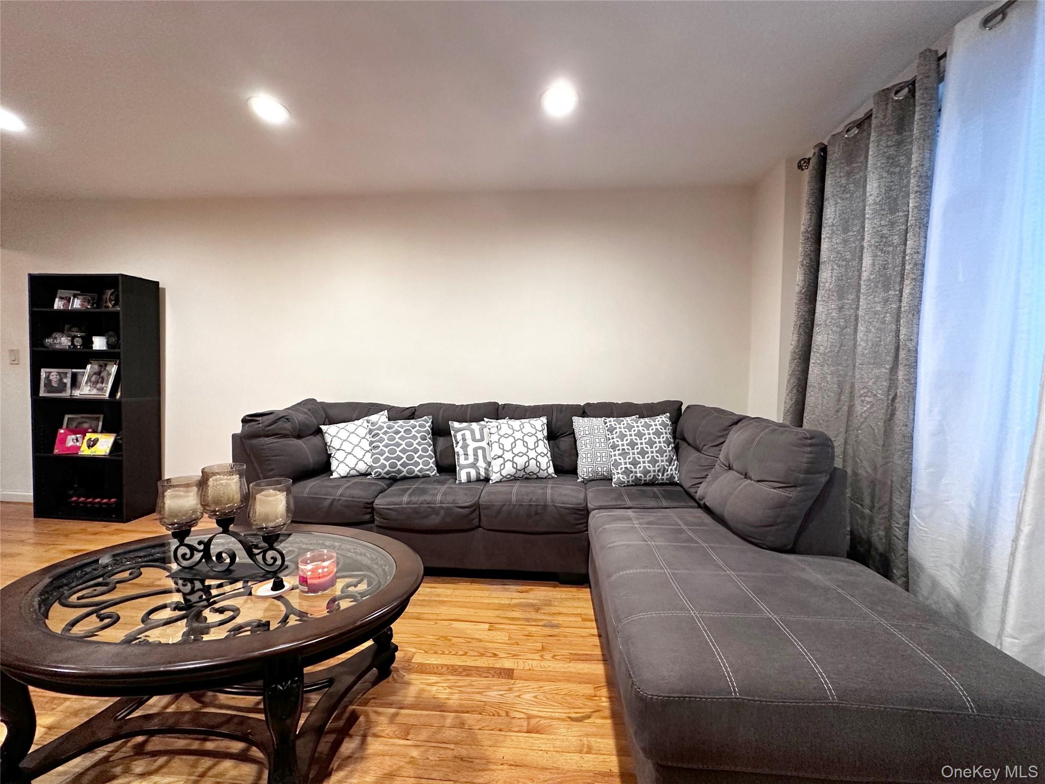 270 N Broadway # 2HI, Yonkers, NY 10701