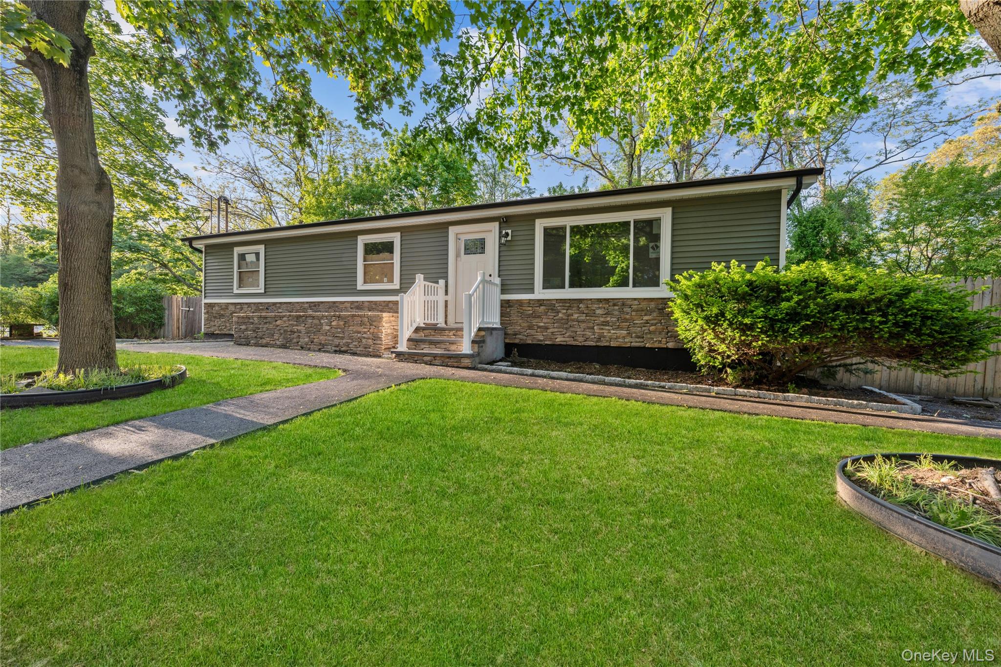 545 Granny Road, Medford, NY 11763