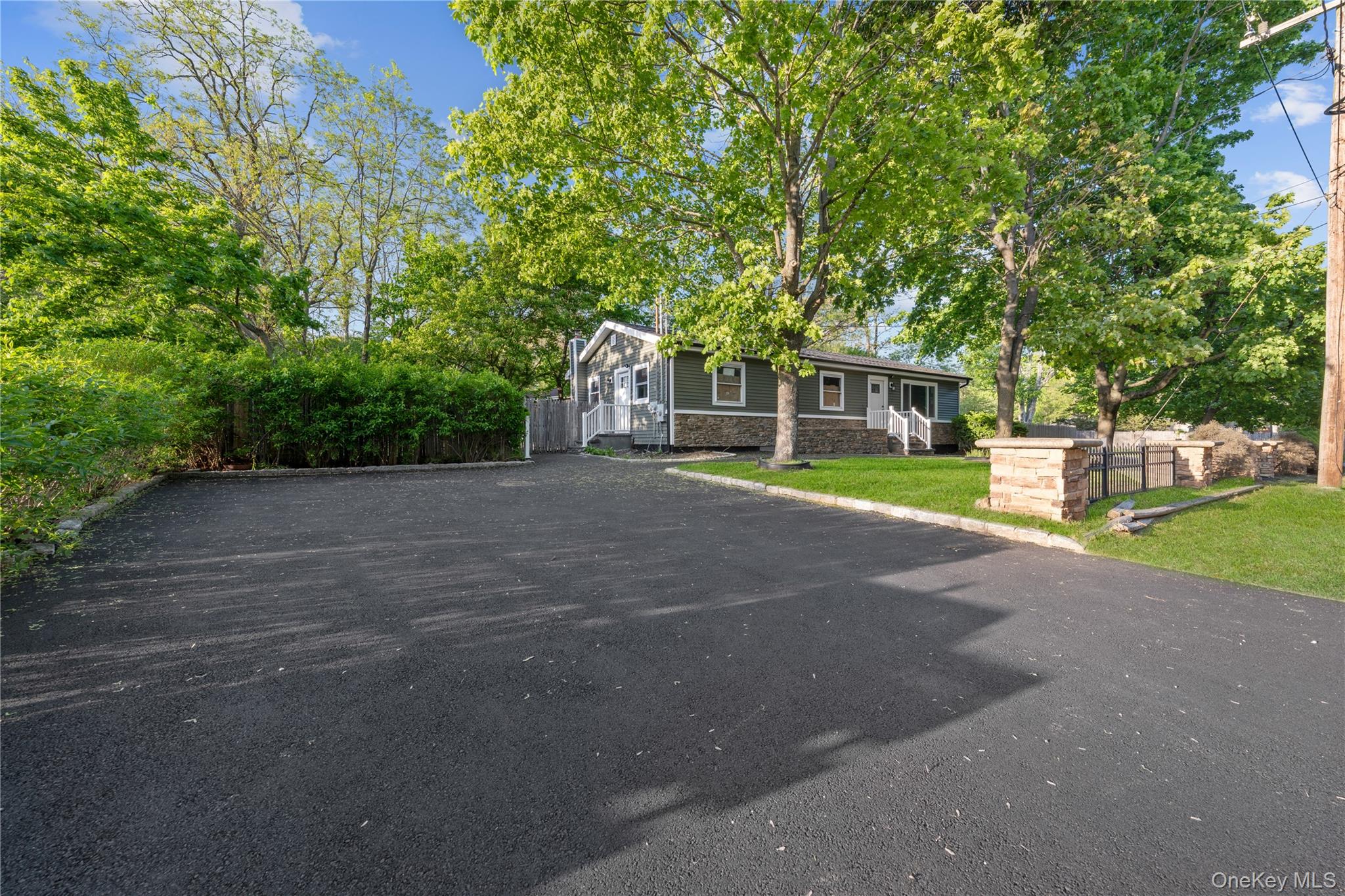 545 Granny Road, Medford, NY 11763