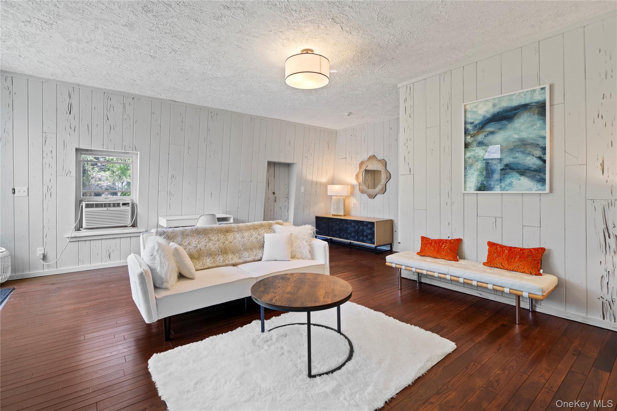 55 West End Avenue, East Quogue, NY 11942