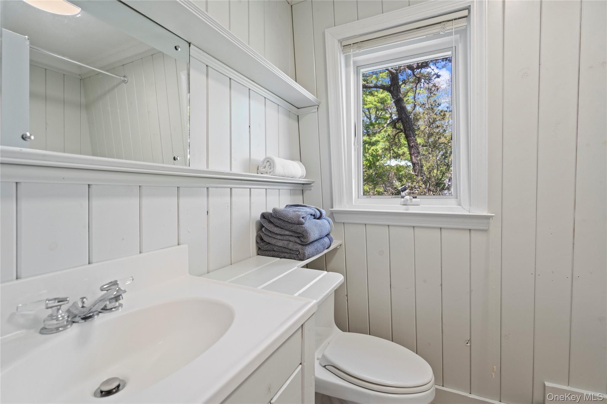 55 West End Avenue, East Quogue, NY 11942