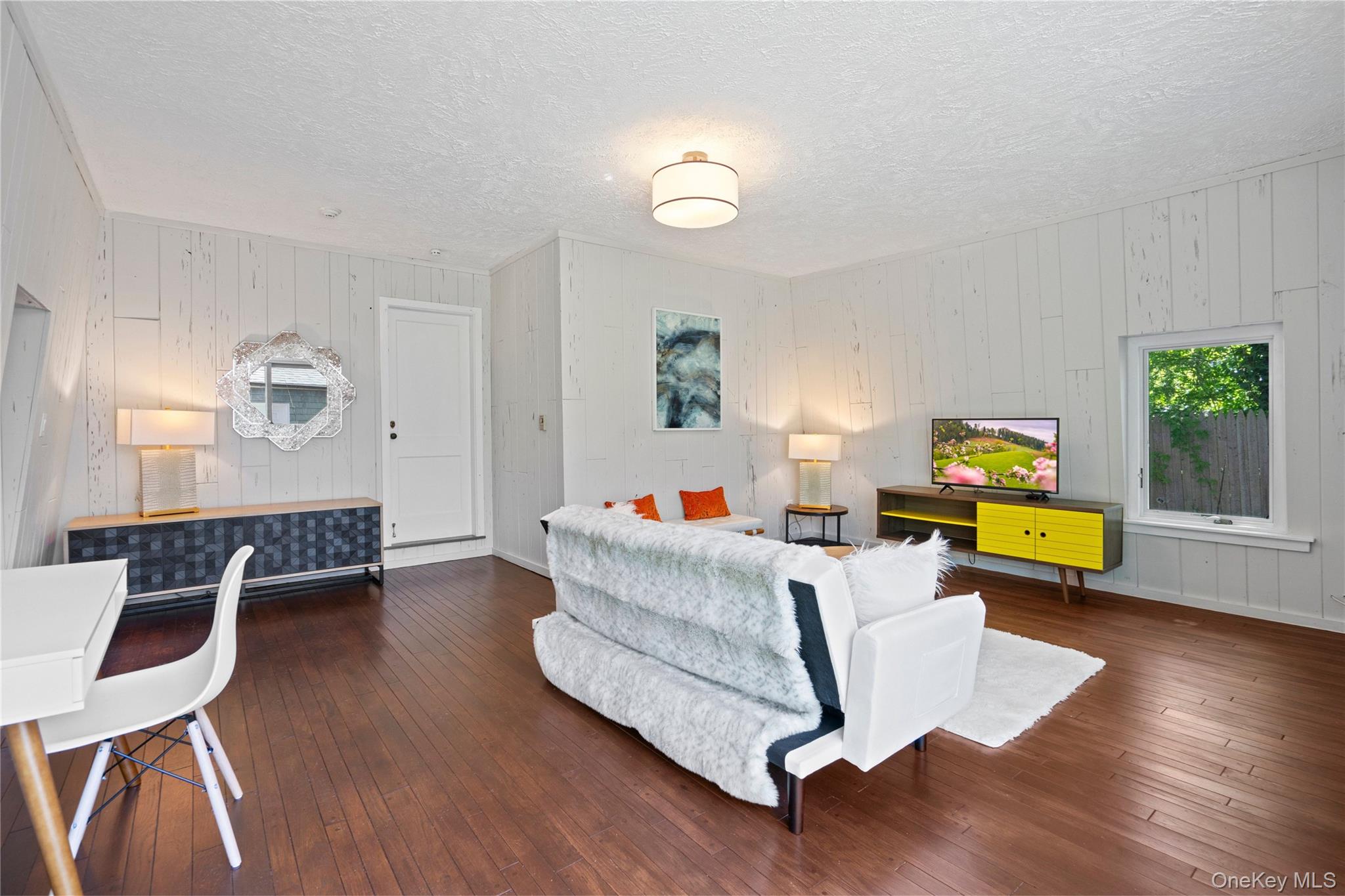 55 West End Avenue, East Quogue, NY 11942