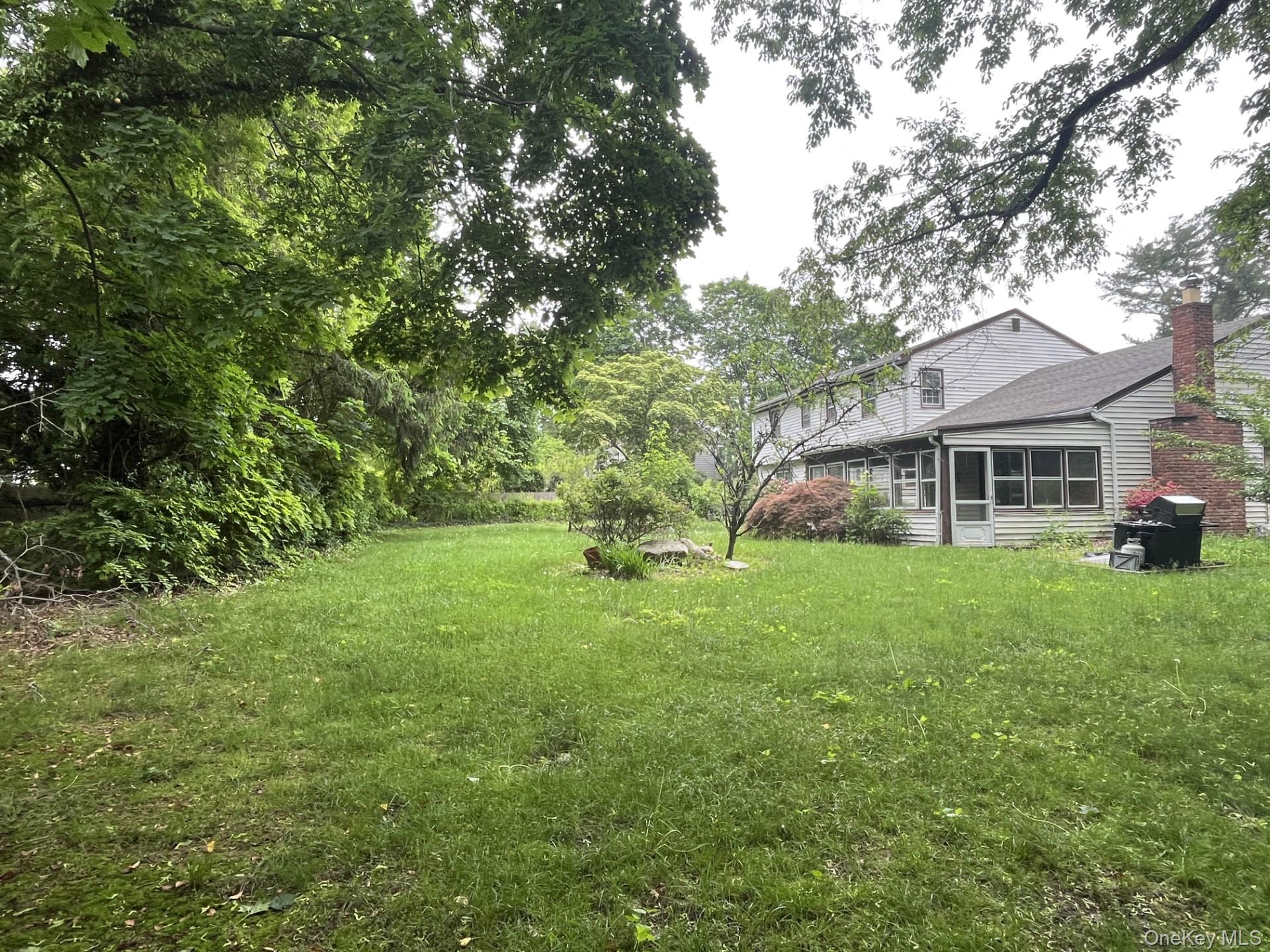 8 Bay Place, Huntington, NY 11743