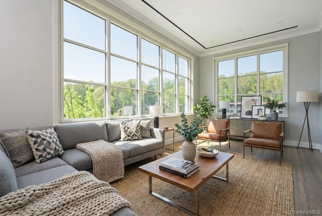 100 Garvies Point Road # 1042, Glen Cove, NY 11542