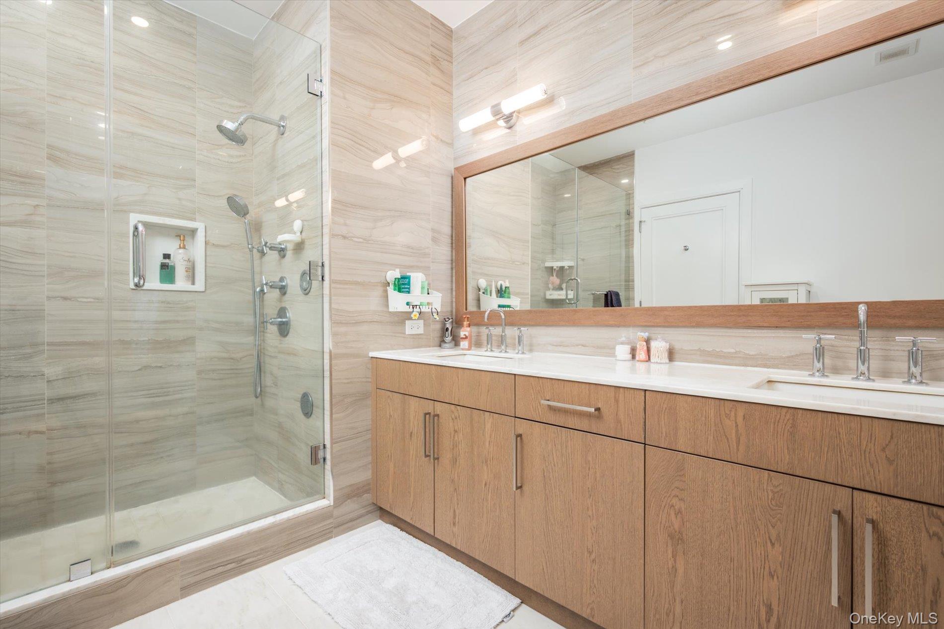 100 Garvies Point Road # 1042, Glen Cove, NY 11542