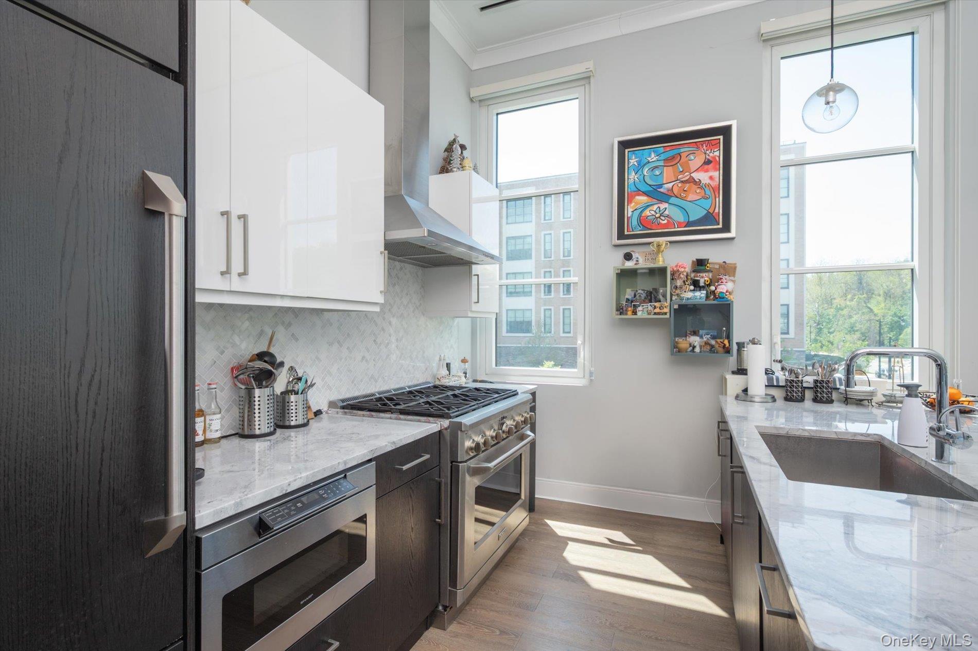 100 Garvies Point Road # 1042, Glen Cove, NY 11542