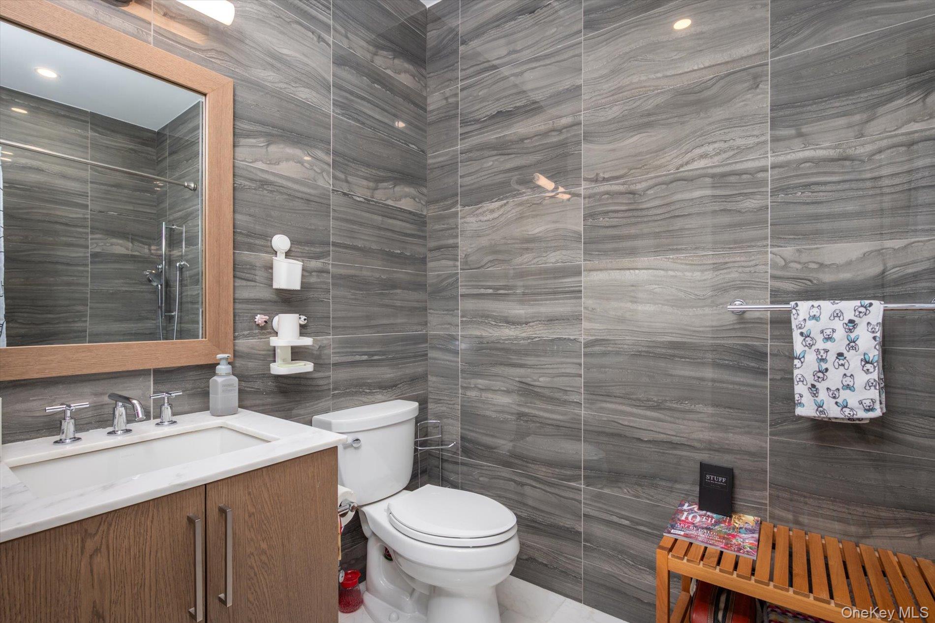 100 Garvies Point Road # 1042, Glen Cove, NY 11542