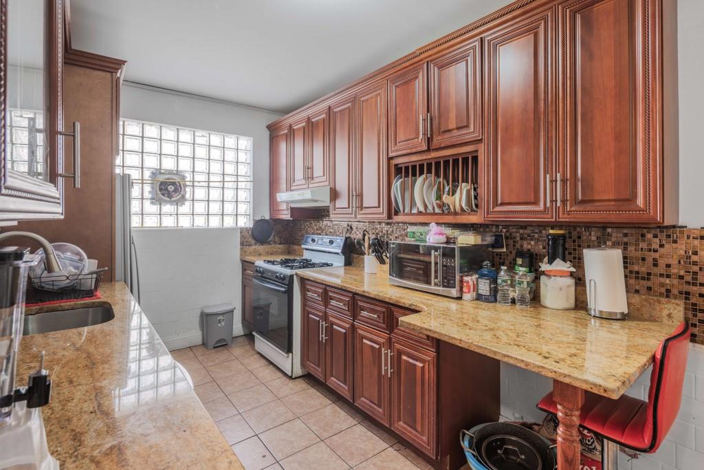 11141 77th Avenue, Forest Hills, NY 11375