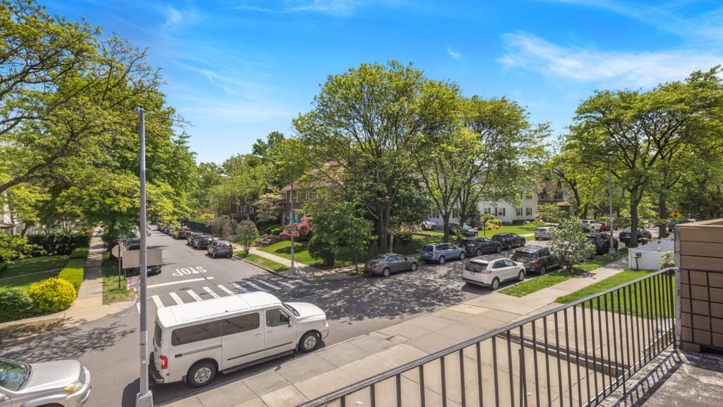 11141 77th Avenue, Forest Hills, NY 11375
