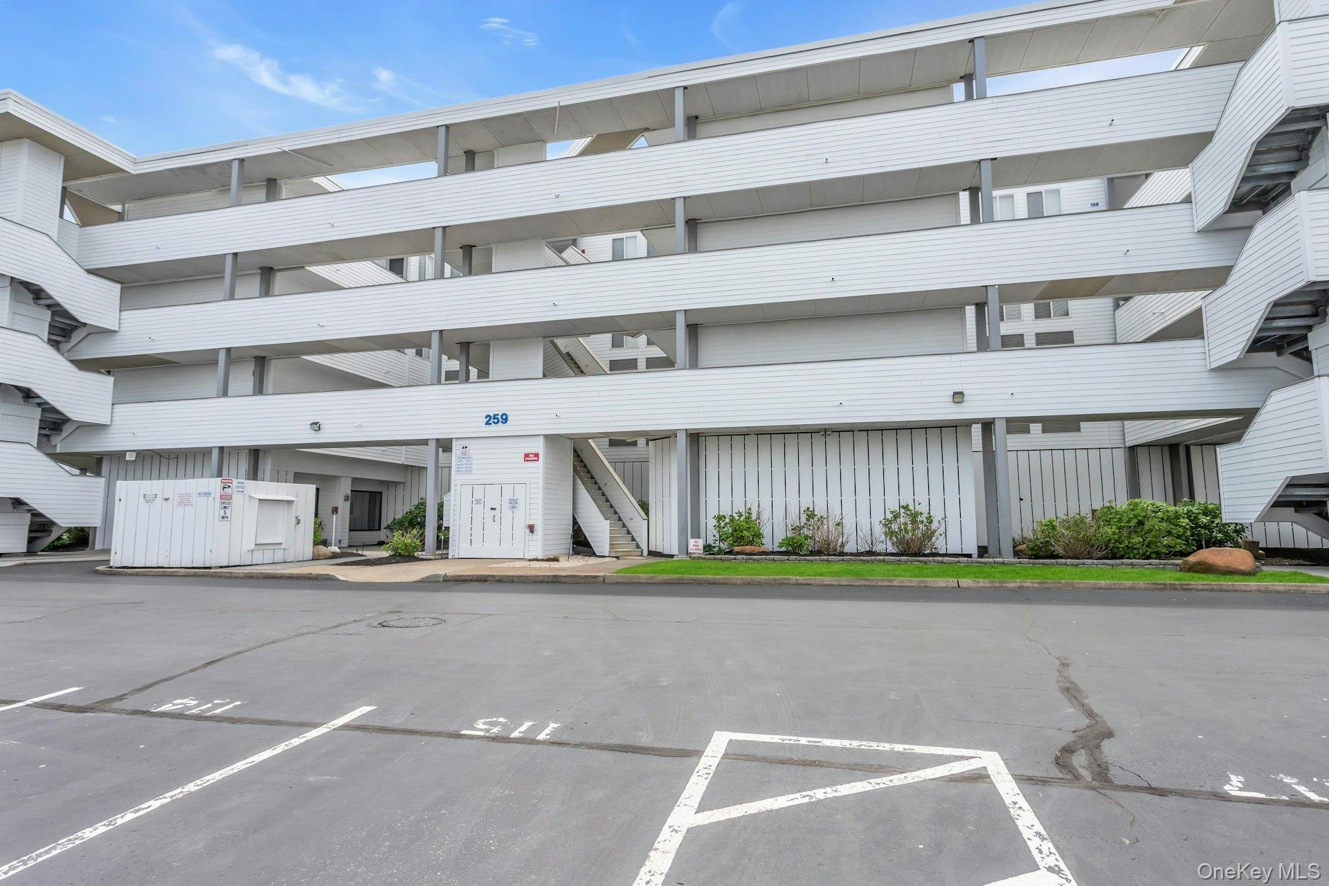 265 Dune Road # 128, Westhampton Beach, NY 11978