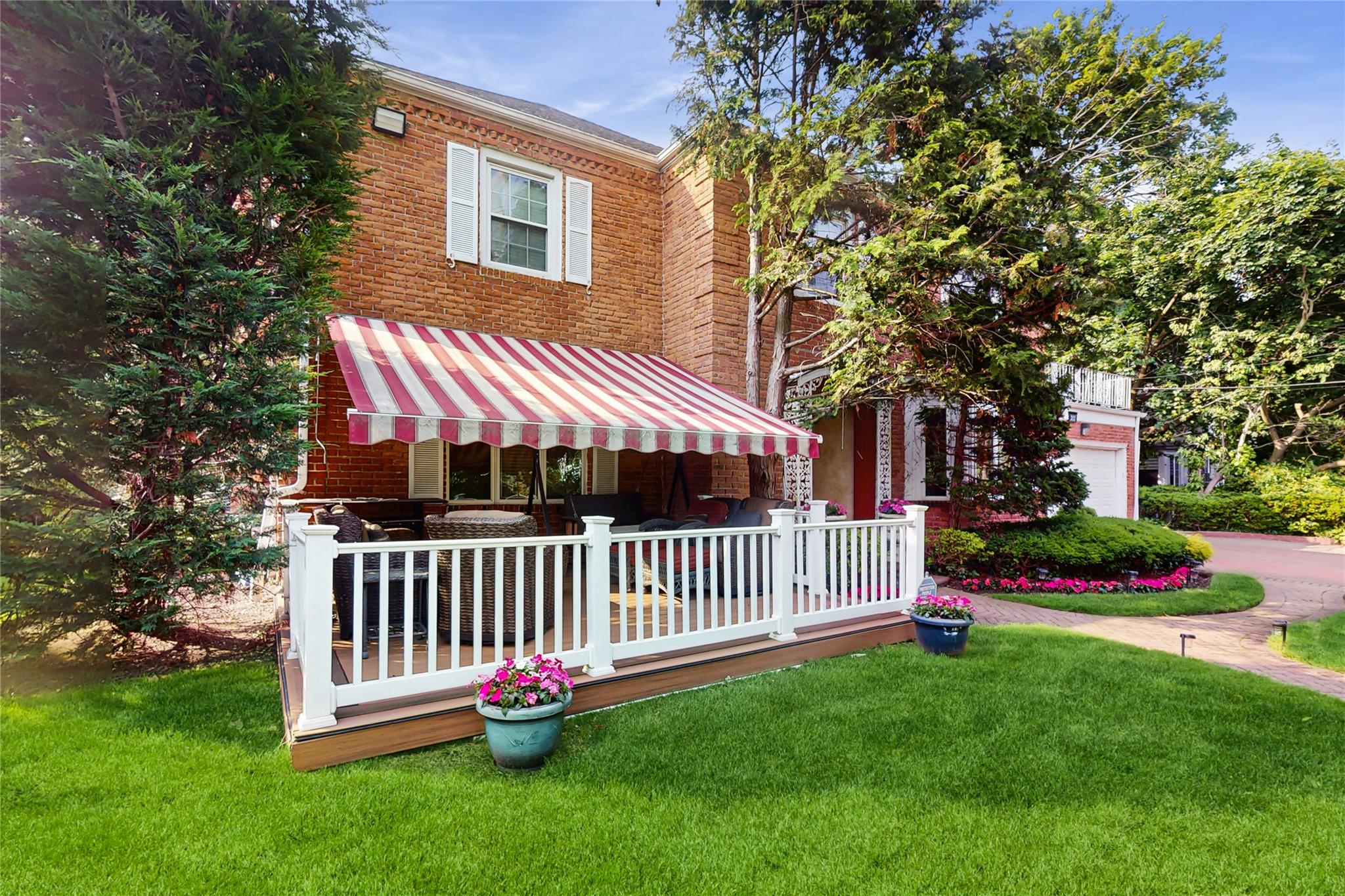 202 Broadway, Lawrence, NY 11559