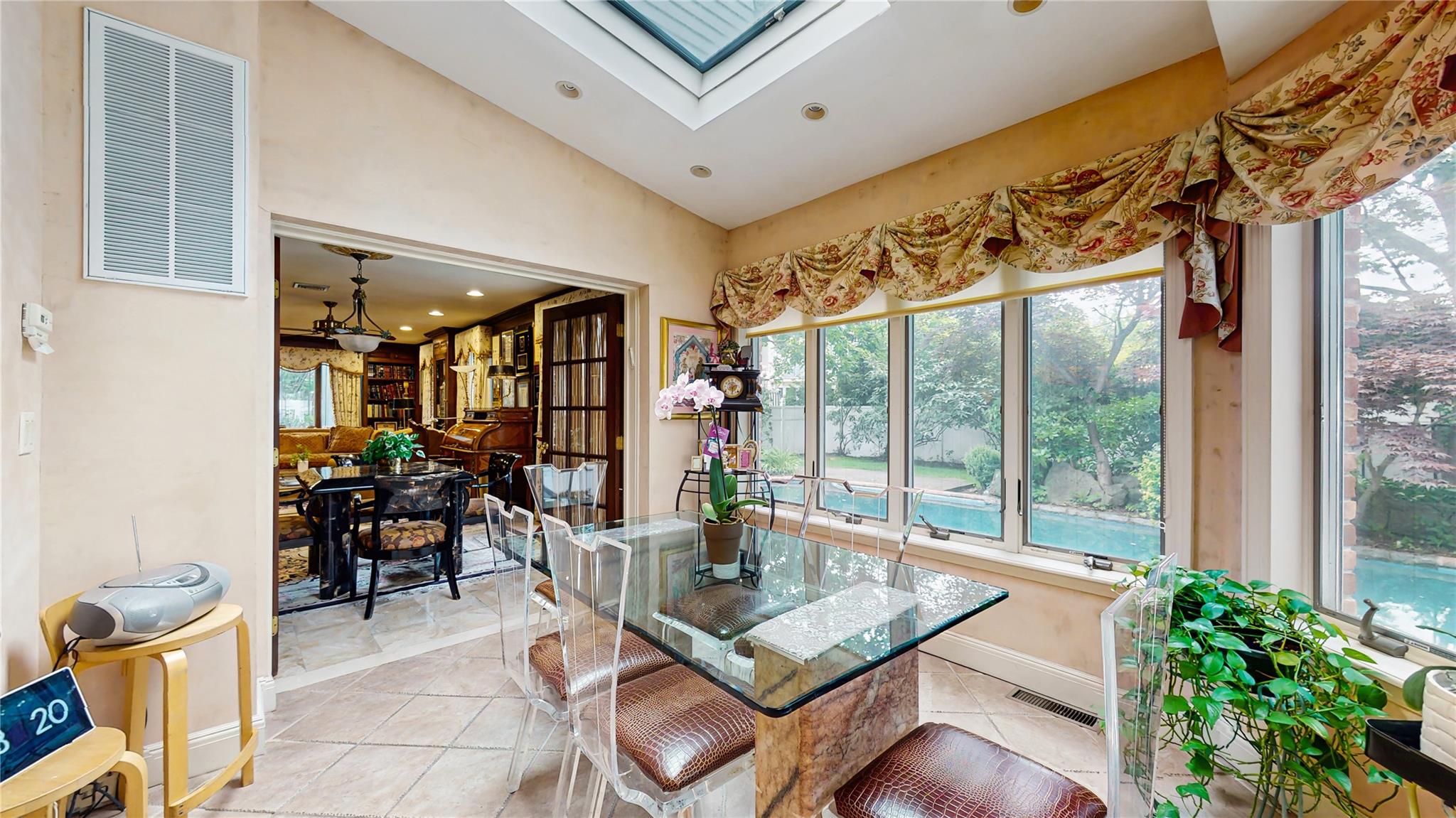 202 Broadway, Lawrence, NY 11559